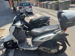 Moto Scooter SYM Symphony 125 SR Blanca