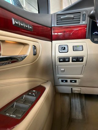 Lexus LS 600h Corto Ambassador