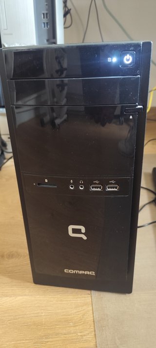 Torre Compaq Negra