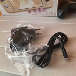 Nintendo Switch Lite Gialla + 2 Controller Pro