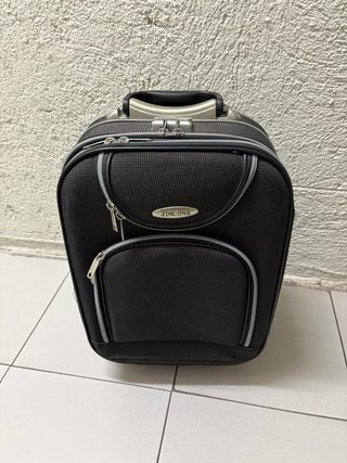 Maleta de cabina negra