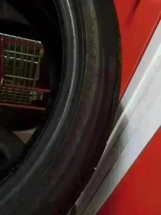 295 40 R22 112W Pirelli - 1 neumático 5mm