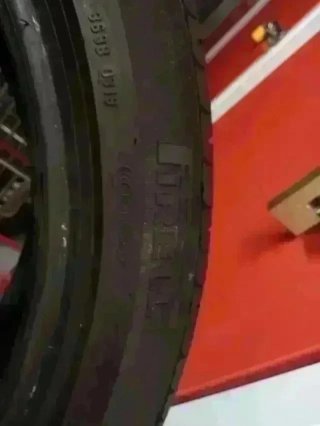 295 40 R22 112W Pirelli - 1 neumático 5mm