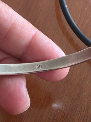 Pulsera caña plateada con diseño