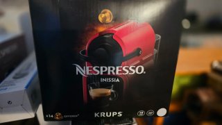 Cafetera Nespresso Inissia blanca Original