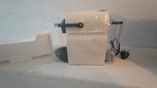 Cafetera Nespresso Inissia blanca Original