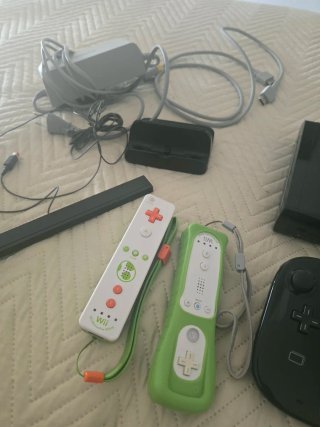 Nintendo Wii U Premium 32GB Negra + Mando