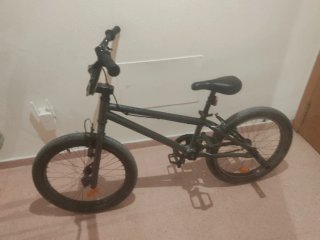 Bicicleta BMX Negra