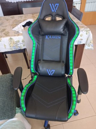 Silla Gamer Negra con Detalles Azules