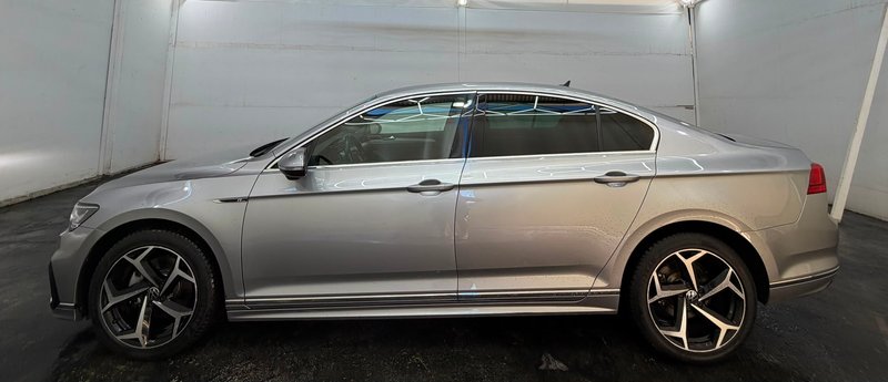 Volkswagen Passat 2022, foto 6