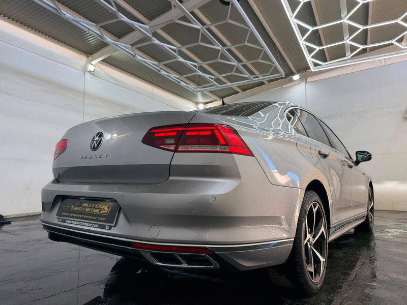 Volkswagen Passat 2022, foto 9