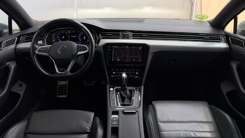 Volkswagen Passat 2022, foto 14