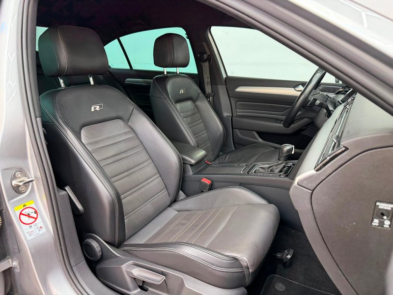Volkswagen Passat 2022, foto 16
