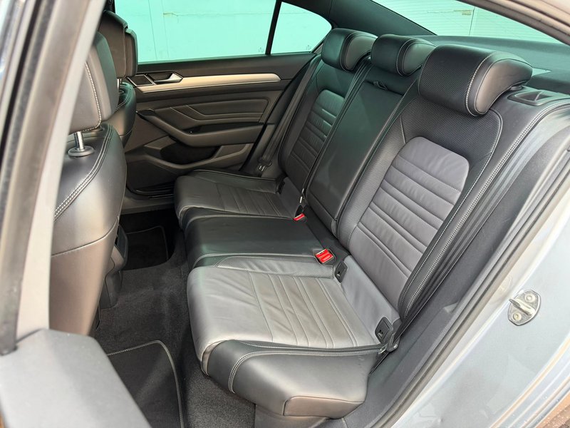 Volkswagen Passat 2022, foto 19