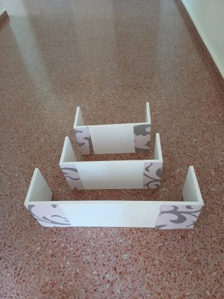 Estanterías blancas con diseño