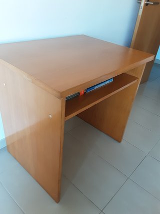 Escritorio juvenil de madera