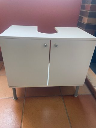 Mueble de baño blanco y gris