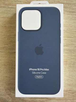 Funda iPhone 16 Pro Max Silicone MagSafe