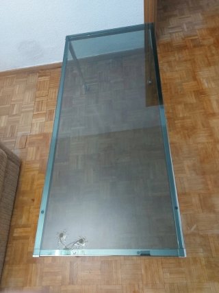 Mesa de centro cristal y cromo con ruedas
