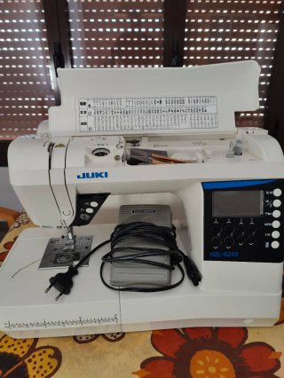 Máquina de coser JUKI
