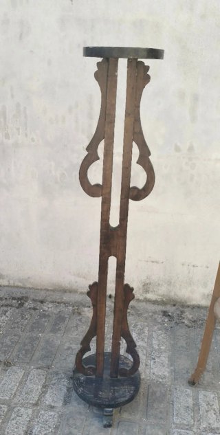 Juego 3 pedestales madera antiguos