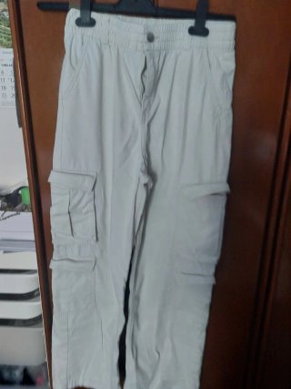 Pantalones cargo beige