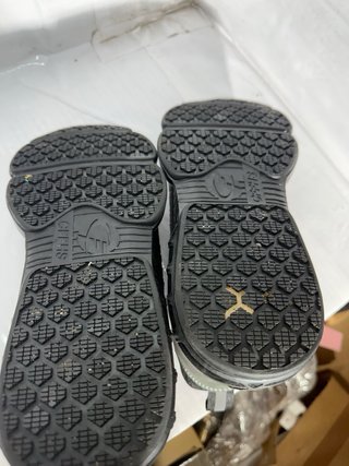Zapatillas seguridad 42