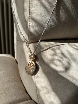 Vintage-style oval medallion necklace