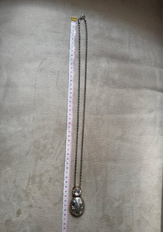 Vintage-style oval medallion necklace