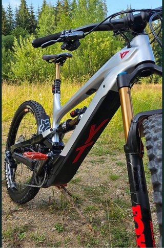 YT Decoy E-bike Full Carbon