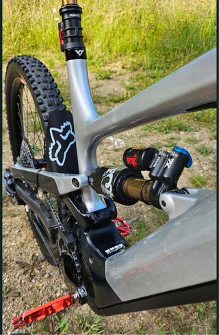 YT Decoy E-bike Full Carbon