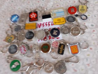 Llaveros Varios Diseños  Hay 28.piezas por 12.€.
