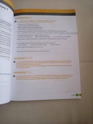 Cahier d'activités B1 francés