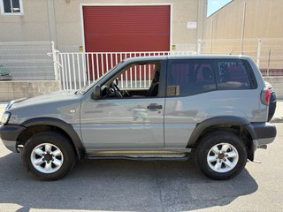 Nissan Terrano II 2000