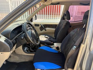 Nissan Terrano II 2000