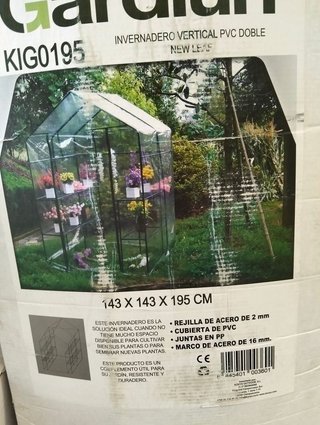 Invernadero de PVC y acero New Leaf con 4 estantes de 143x143x195 cm