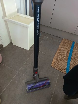 Aspirapolvere Dyson V10 Quasi Nuovo