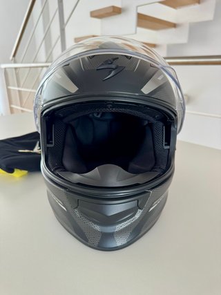 Casco Scorpion EXO-491 con funda. Talla XS