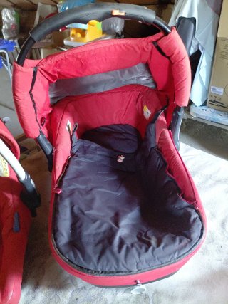 Maxi-Cosi y capazo para bebé Jane rojo