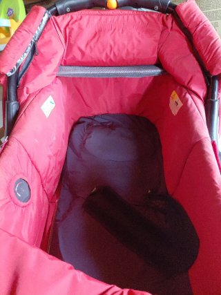 Maxi-Cosi y capazo para bebé Jane rojo