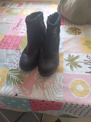 Botines marrones con pelo gris
