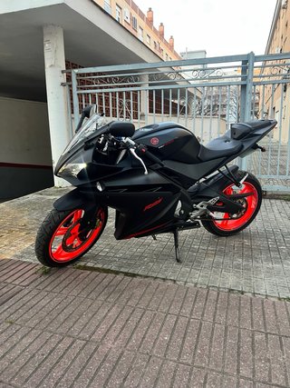Yamaha YZF-R125 Negra 2009-2010
