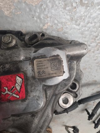 Bomba de inyección Delphi 28384347