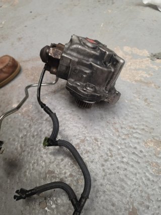 Bomba de inyección Delphi 28384347