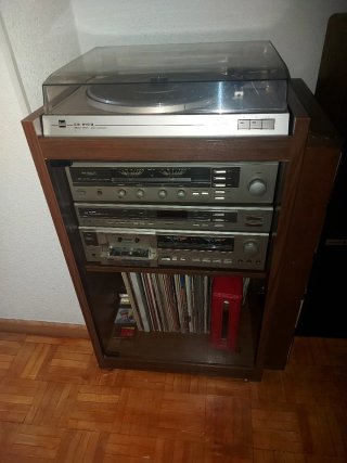 Equipo de música DUAL con tocadiscos vintage