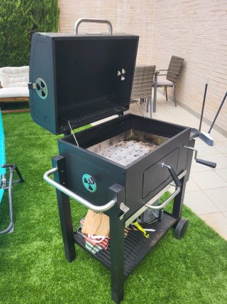Barbacoa Naterial Negra y Plateada