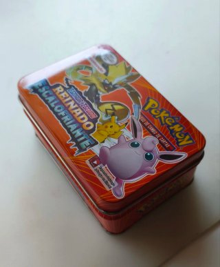 Álbum Cartas Pokémon + Caja + 105 Cartas V