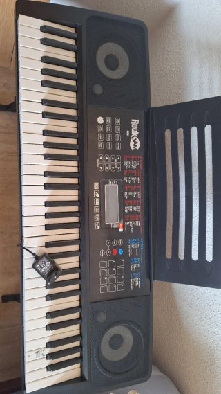 Piano RockJam con soporte