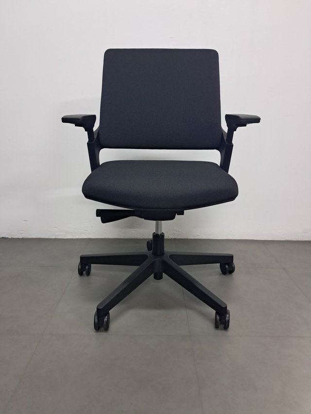 Silla INTERSTUHL MOVYis3 nueva a estrenar