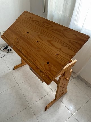 Mesa de dibujo inclinable de madera